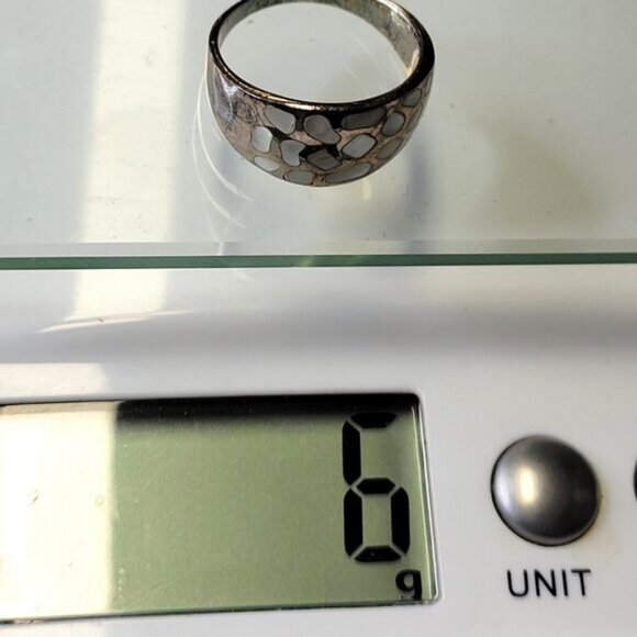 Vintage Silver and Mother of Pearl Ring Size 9 - Picture 12 of 15